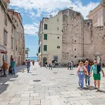 Vandrarhem Downtown Split