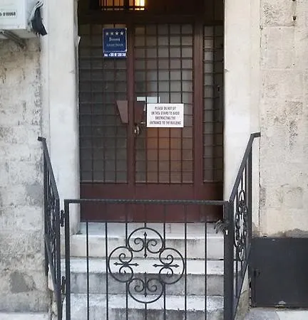 旅馆 市区旅舍 *